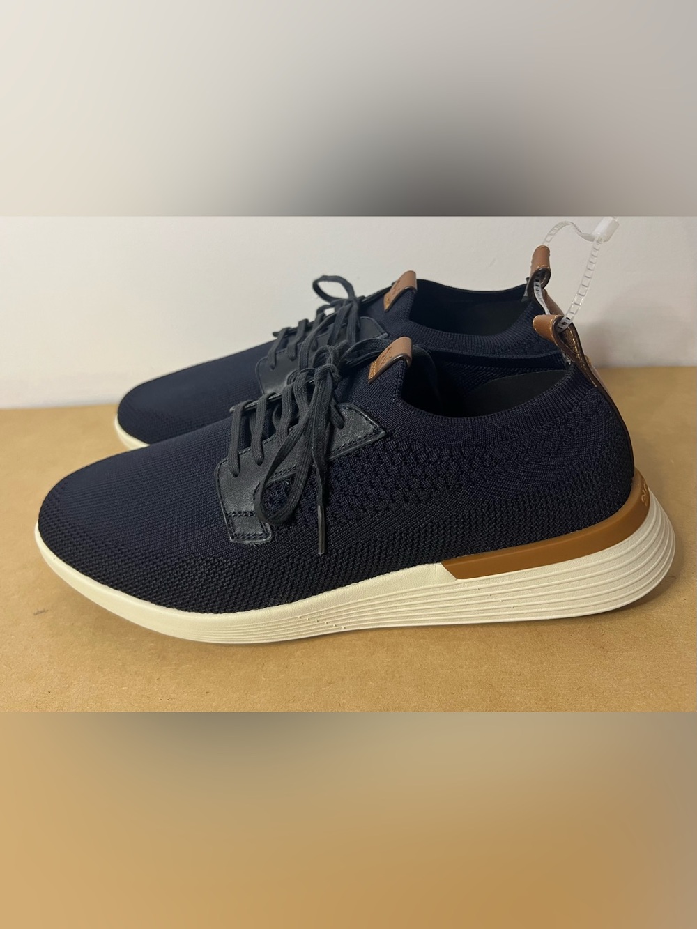 Wolf & Shepherd SwiftKnit™ Derby Knit Sneakers in Navy & White Size M8/W10 NWOT